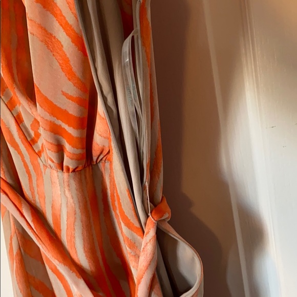 Guess By Marciano Patterned Tie Dress - Picture 3 of 5